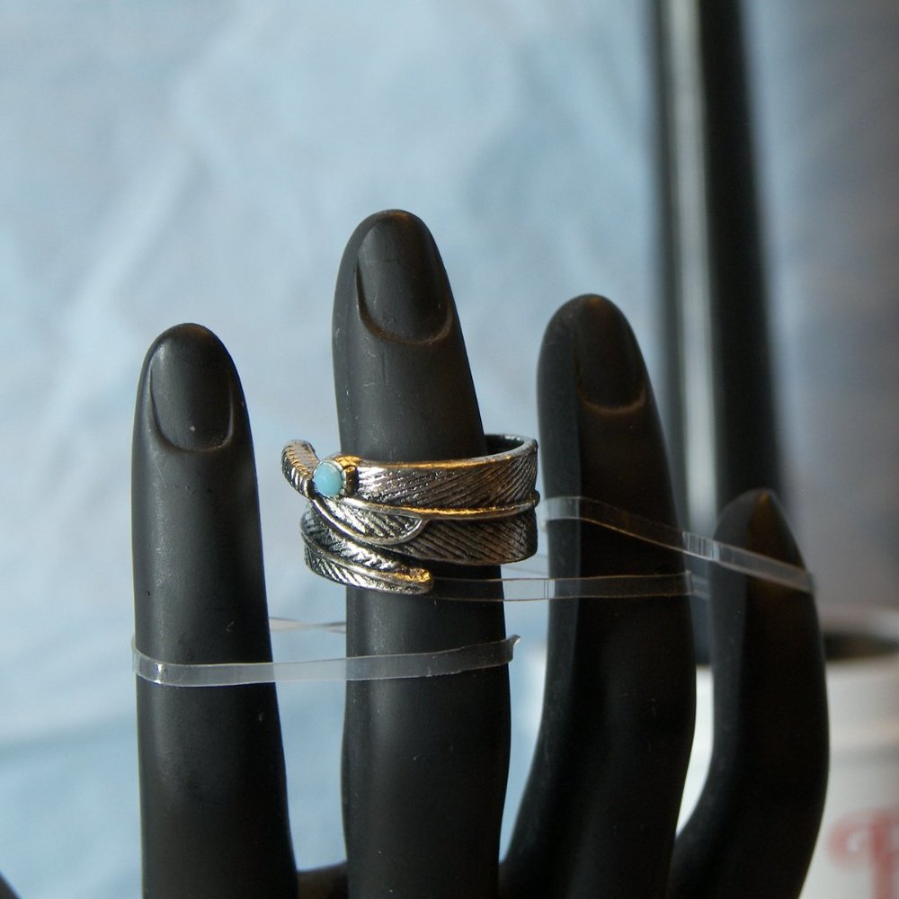 Adjustable Feather Ring - image 4